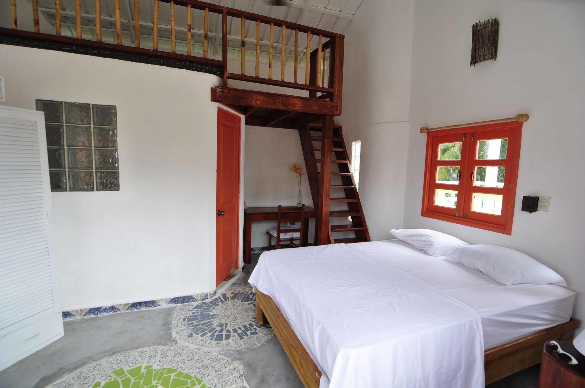 Casa Delfin Guest House Лас-Терренас Екстер'єр фото